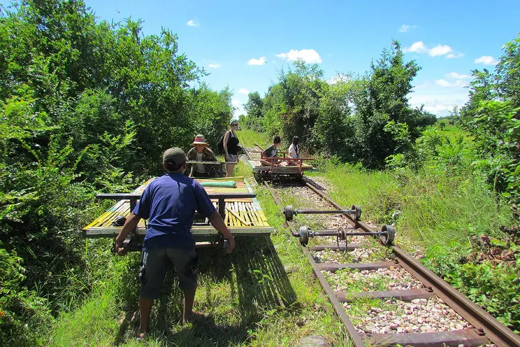 Le train de bambou Le train de bambou